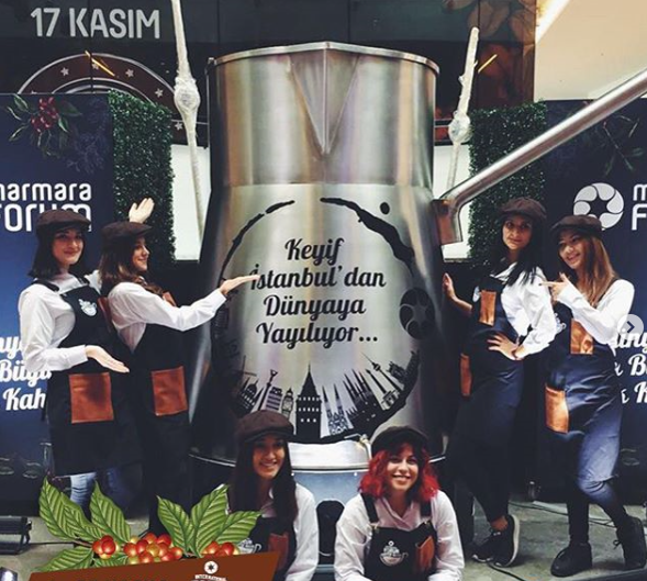 Dünyanın en büyük kahve cezvesi rekoru ile Guiness Dünya Rekorlar Kitabına giriş